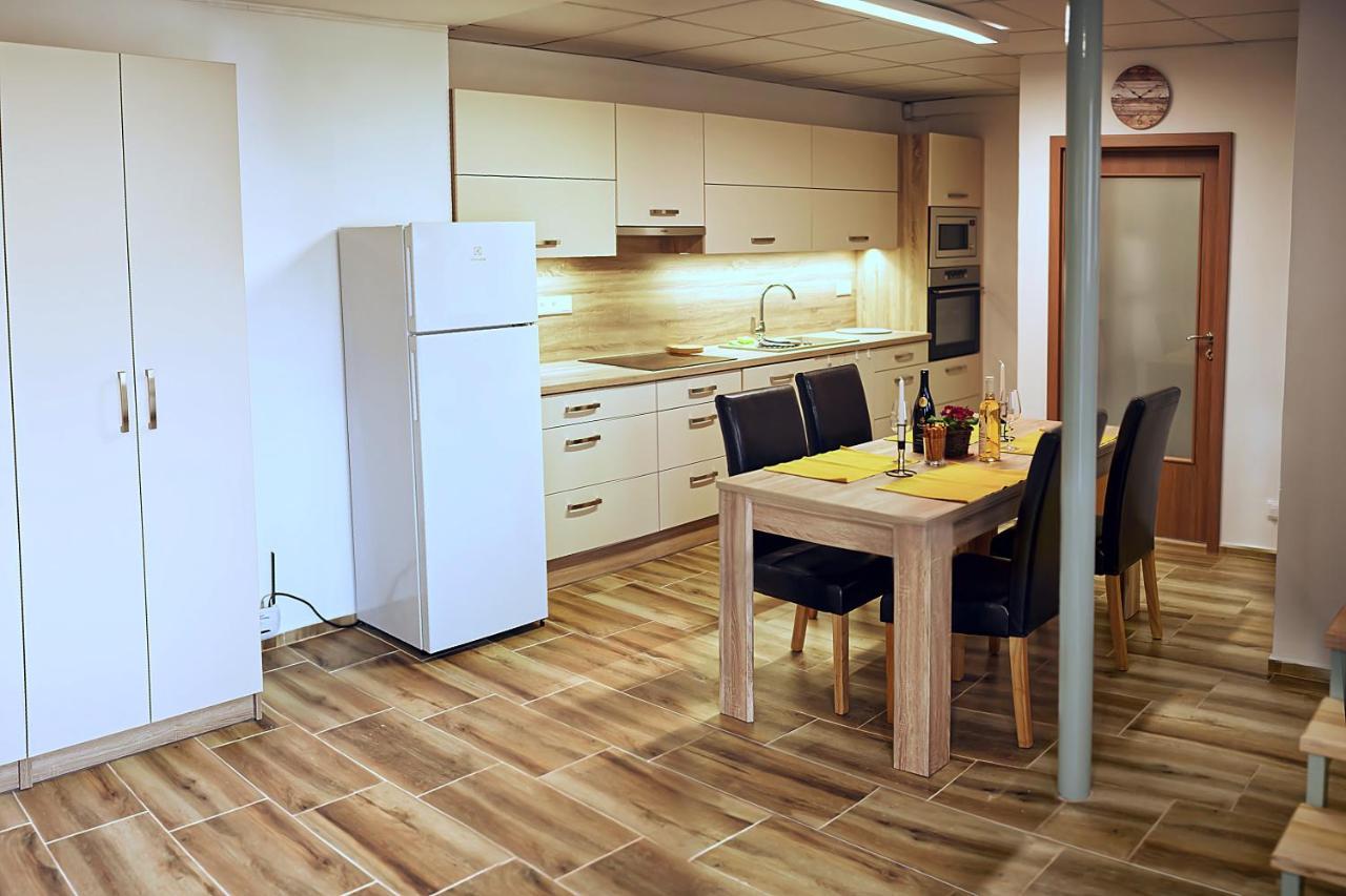 Nice Accommodation In Mikulov Zewnętrze zdjęcie